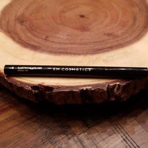 EM COSMETICS EYELINER